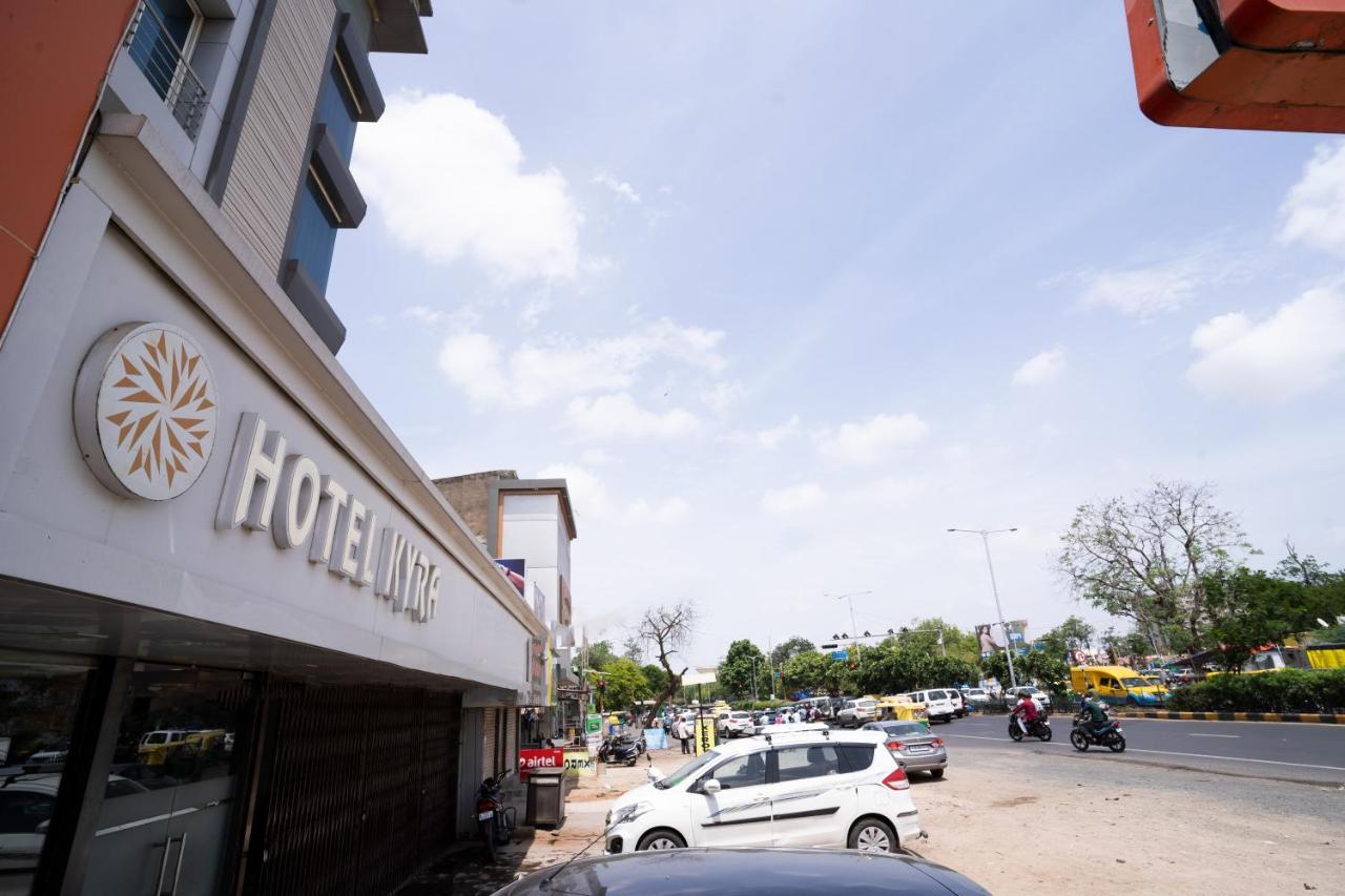 أحمد أباد Hotel Kyra Airport المظهر الخارجي الصورة