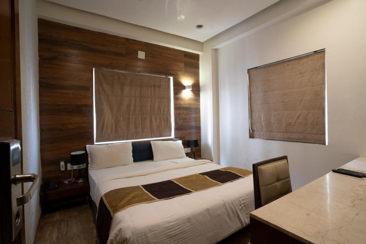 أحمد أباد Hotel Kyra Airport المظهر الخارجي الصورة